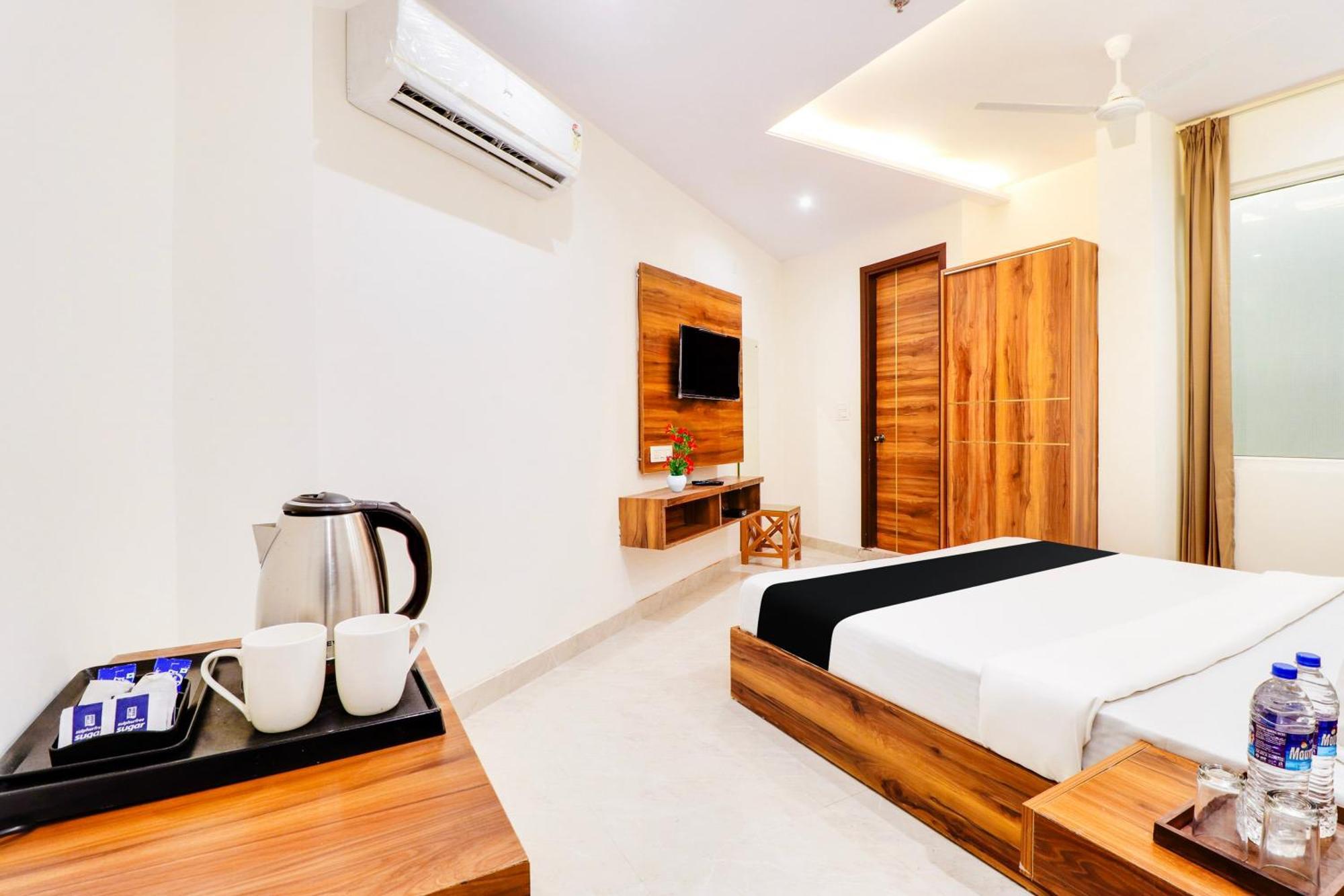 Super Collection O Kanwali Road Near Railway Station Dehradun Luaran gambar