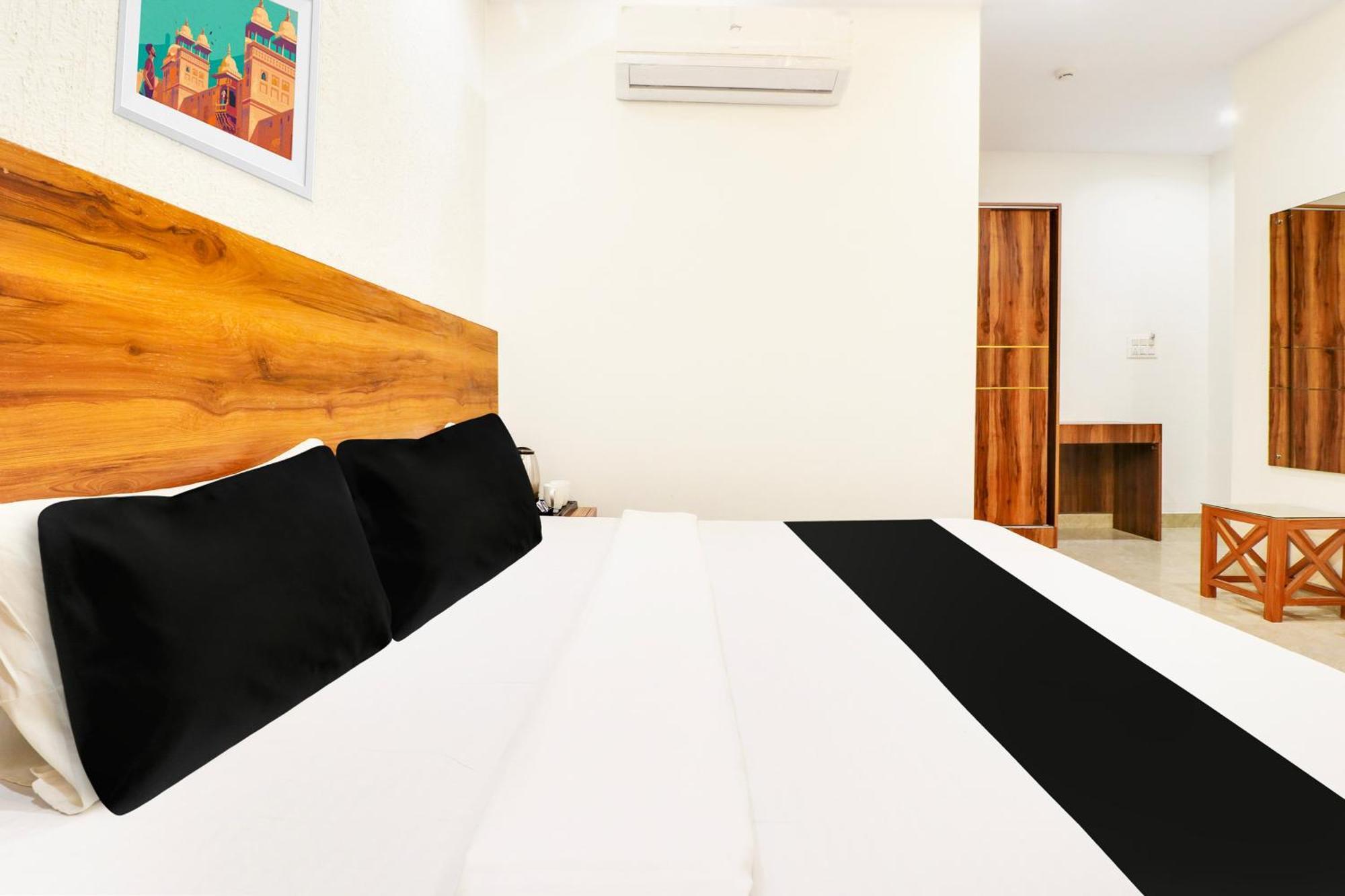Super Collection O Kanwali Road Near Railway Station Dehradun Luaran gambar